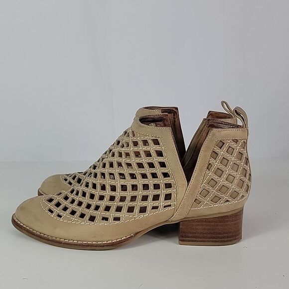 Jeffrey Campbell Taggart Open Weave Women's Booties - Picture 2 of 13